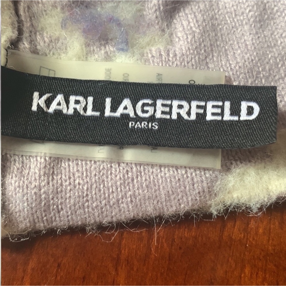Karl Lagerfeld white beanie with purple floral design - Picture 5 of 8